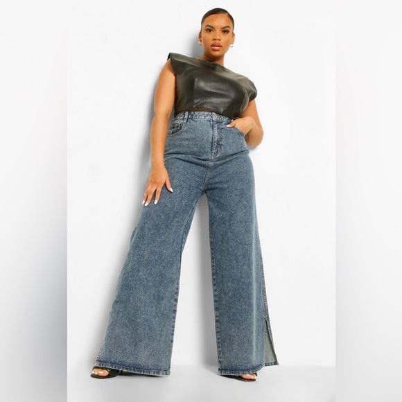 Boohoo Denim - Boohoo Petite Vintage Wash Split Hem Wide Leg Jeans size 8